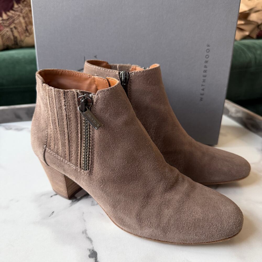 Aquatalia Fallon Suede Ankle Booties Light Brown Size 39 - Picture 2 of 9